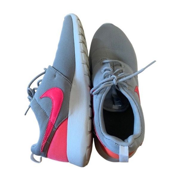Gray Nike Roshe Shoes Size 7Y - Picture 2 of 9